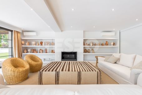 SPECTACULAR NEW PROJECT, QUEEN I