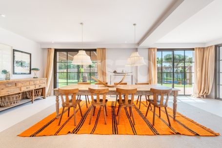SPECTACULAR NEW PROJECT, QUEEN I