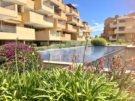 TWO-BEDROOM APARTMENT IN RIBERA DEL MARLIN IN THE MARINA OF SOTOGRANDE FOR SALE