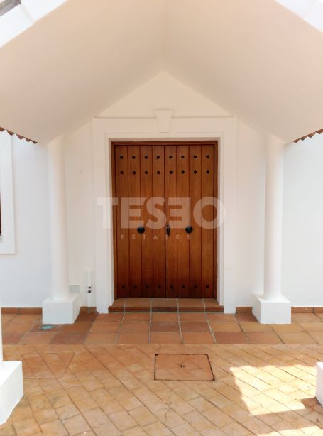 Villa Eivissa: beautiful colonial style villa with sea views