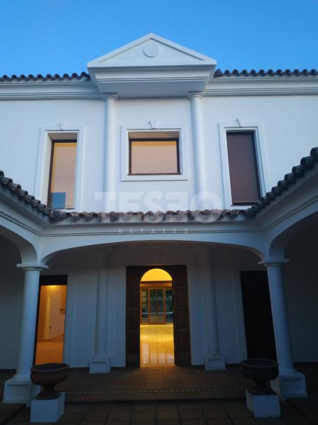 Villa Eivissa: beautiful colonial style villa with sea views