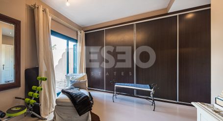 Stnning refurnished townhouse in El Casar Floresta.