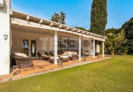 Charming villa overlooking the Green of Hole 16th in the RCGS at Sotogrande Costa