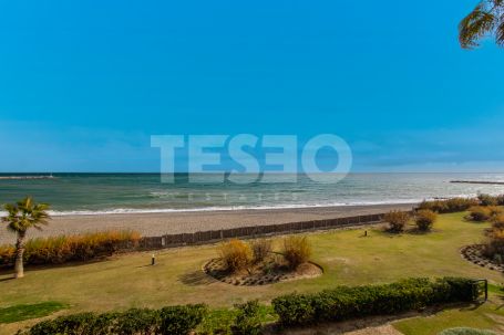 SPACIOUS 4 BEDROOM APARTMENT WITH GREAT SEA VIEWS ON THE BEACH