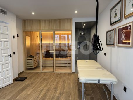 Exclusiva Casa Pareada de estilo andaluz en Patios de Valderrama