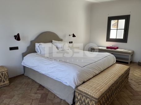 Exclusiva Casa Pareada de estilo andaluz en Patios de Valderrama