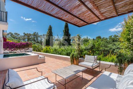 Exclusiva Casa Pareada de estilo andaluz en Patios de Valderrama