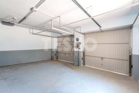 Exclusiva Casa Pareada de estilo andaluz en Patios de Valderrama