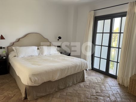 Exclusiva Casa Pareada de estilo andaluz en Patios de Valderrama