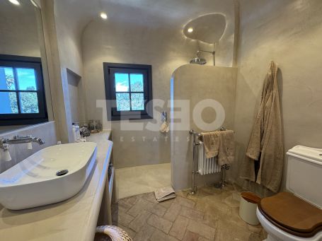 Exclusiva Casa Pareada de estilo andaluz en Patios de Valderrama