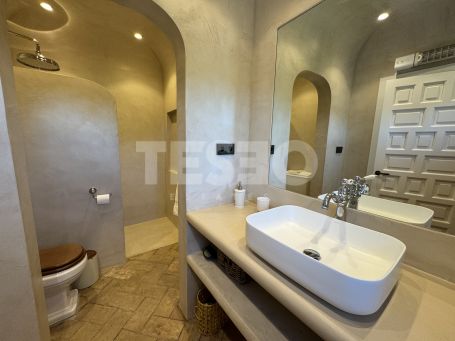 Exclusiva Casa Pareada de estilo andaluz en Patios de Valderrama