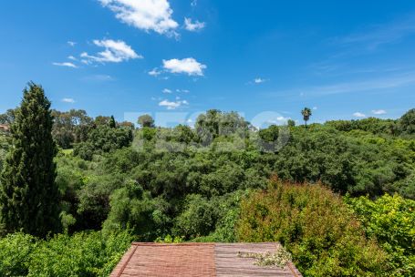 Exclusiva Casa Pareada de estilo andaluz en Patios de Valderrama