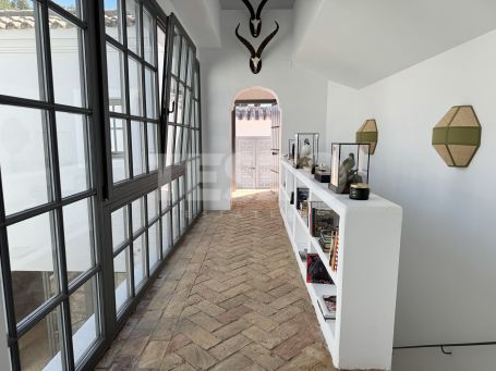 Exclusiva Casa Pareada de estilo andaluz en Patios de Valderrama