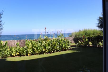 Beachfront apartment in Paseo del Mar