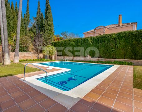 Semi detached house located in one of the most exclusive areas in Sotogrande Alto.