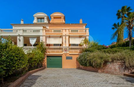 Semi detached house located in one of the most exclusive areas in Sotogrande Alto.