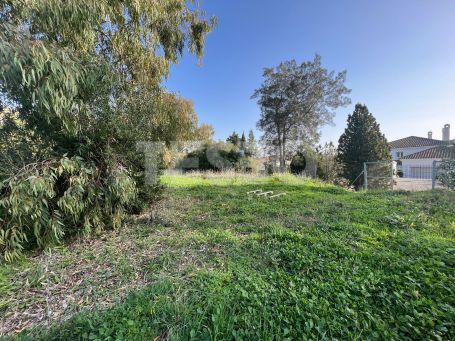 Stunning plot in Sotogrande Alto with a licence to build a fantastic comtemporary villa, all taxes already paid.