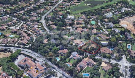 Parcela en venta en Kings &amp; Queens, Sotogrande