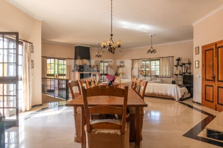 Beautiful Andalusian villa in the C zone for summer rent