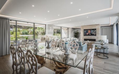 Impressive state-of-the-art recently completed villa in Kings and Queens