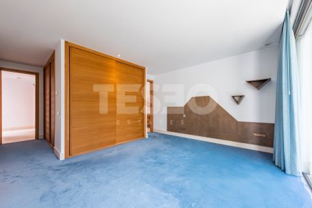 Another talylor made Ark creation in one of the nicest roads of Sotogrande Alto. Villa AKROPOLIS