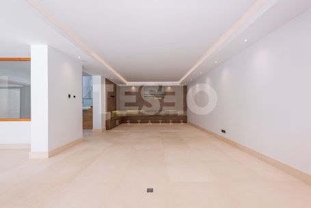 Another talylor made Ark creation in one of the nicest roads of Sotogrande Alto. Villa AKROPOLIS