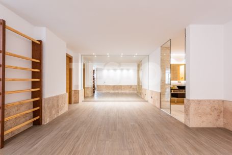 Another talylor made Ark creation in one of the nicest roads of Sotogrande Alto. Villa AKROPOLIS