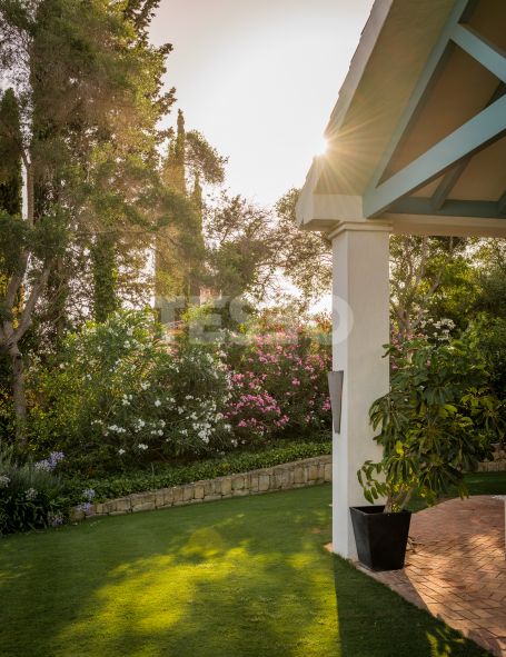 Majestic Andalusian style villa of an exceptional standard and located in a private area of Sotogrande Alto