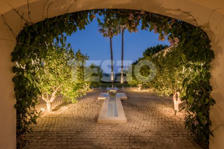 Majestic Andalusian style villa of an exceptional standard and located in a private area of Sotogrande Alto