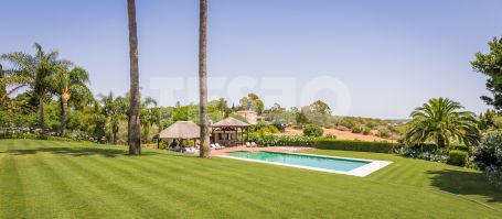 Majestic Andalusian style villa of an exceptional standard and located in a private area of Sotogrande Alto