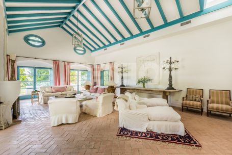 Majestic Andalusian style villa of an exceptional standard and located in a private area of Sotogrande Alto