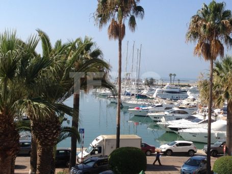 Office for sale in the Port of Sotogrande