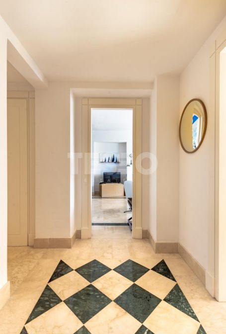 Exclusive penthouse for sale in Sotogrande Marina