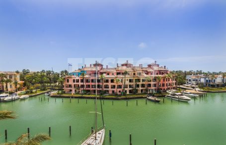 Exclusive penthouse for sale in Sotogrande Marina