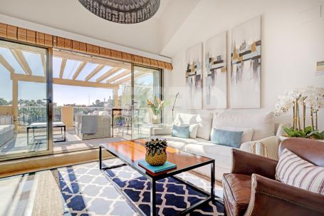 Exclusive penthouse for sale in Sotogrande Marina