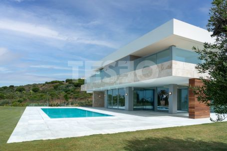 Beautiful Contemporary villa - Green Island – recently build in La Reserva de Sotogrande