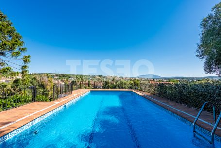 Villa con parcela colindante sin construir en Sotogrande Costa