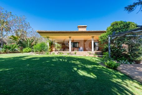 Villa con parcela colindante sin construir en Sotogrande Costa