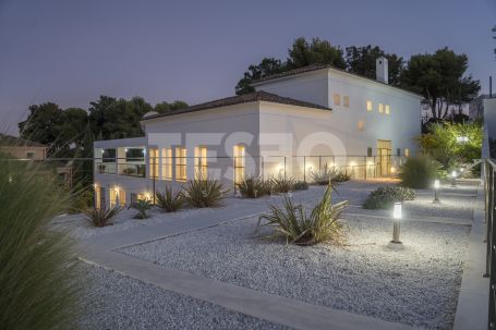 Villa de luxe avec vue sur la mer et la montagne à Zona E, Sotogrande, Cadiz