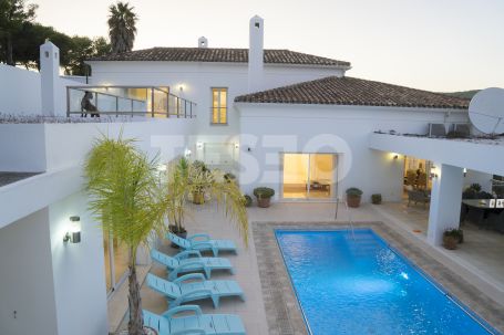 Villa de luxe avec vue sur la mer et la montagne à Zona E, Sotogrande, Cadiz