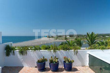 Duplex with amazing views and large terrace for rent in Paseo del Río, Sotogrande