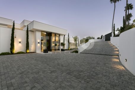 Contemporary Villa for rent in Sotogrande Costa, Sotogrande
