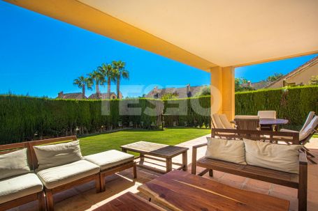 SEMI DETACHED WITH SOUTH EAST ORIENTATION IN THE EXCLUSIVE COMPLEX OF LOS GRANADOS