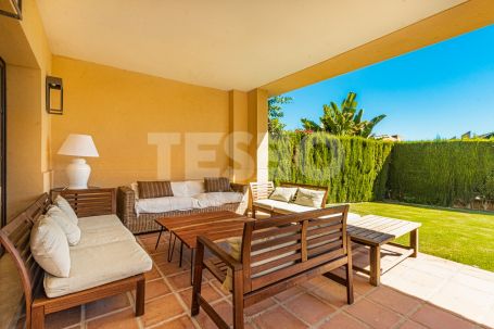 SEMI DETACHED WITH SOUTH EAST ORIENTATION IN THE EXCLUSIVE COMPLEX OF LOS GRANADOS