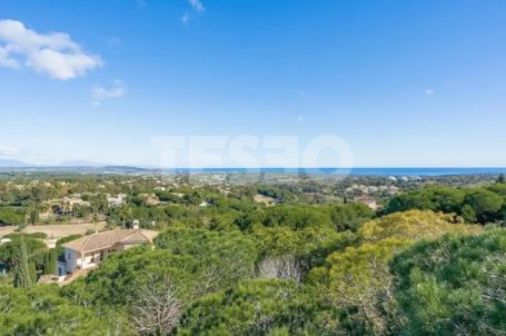 PLOT WITH NICE GOLF AND SEA VIEWS