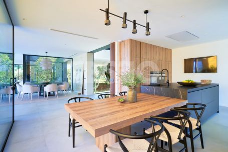 Spectacular modern villa with panoramic views