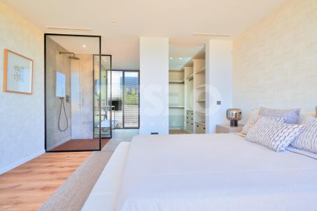 Spectacular modern villa with panoramic views