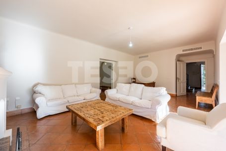 Villa pleine de charme dans une rue calme de la Zone C, Sotogrande