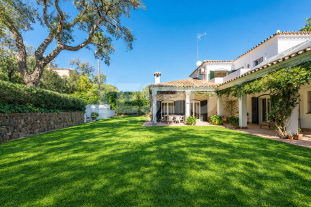 Villa pleine de charme dans une rue calme de la Zone C, Sotogrande