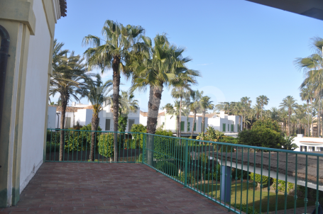 Townhouse for rent in Ribera del Emperador